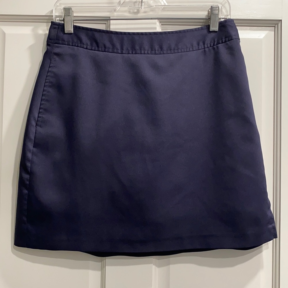 Ladies size 6 golf skort